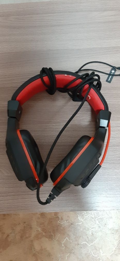 Наушники полноразмерные Red Square Bomber V2