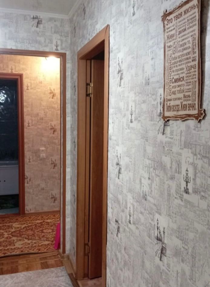 2 комнатная  квартира  район  Байтерека новой планировки  17900