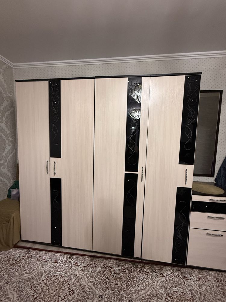 Продам Прихожую.