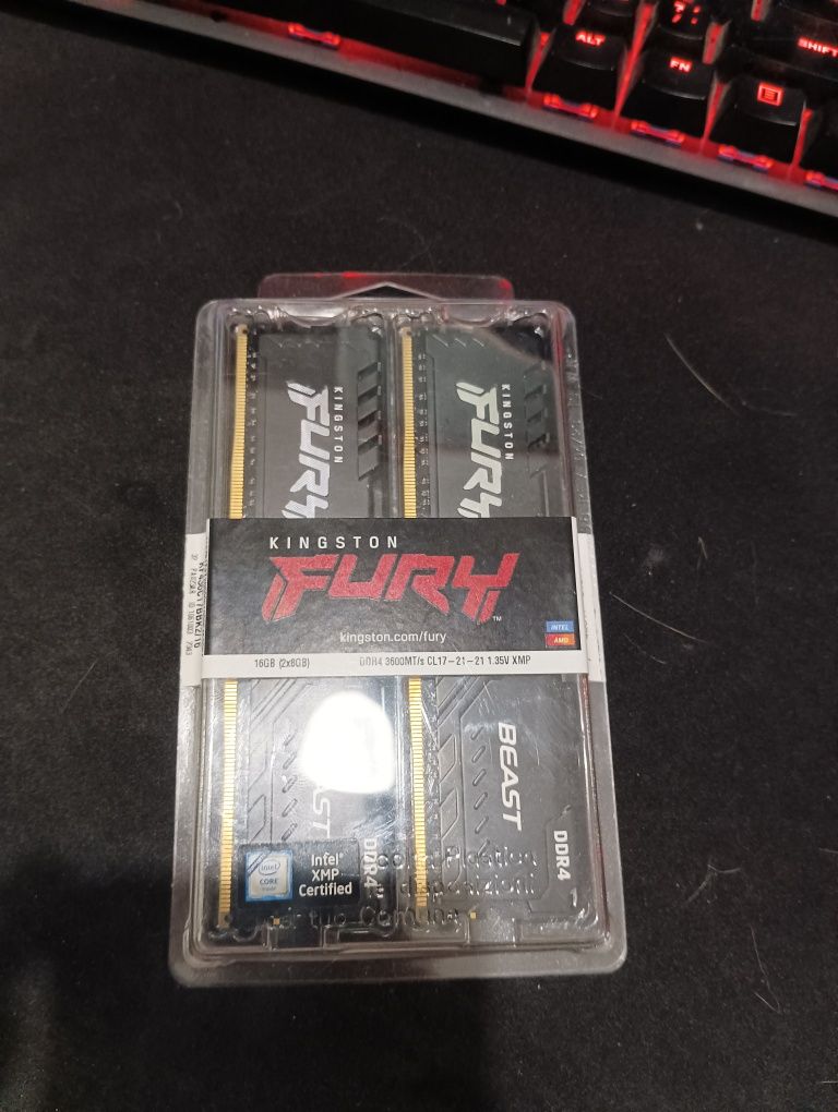 Оперативная память DDR-4 DIMM 16Gb/3600MHz PC28800 Kingston Fury Beast