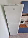 Холодильник indesit