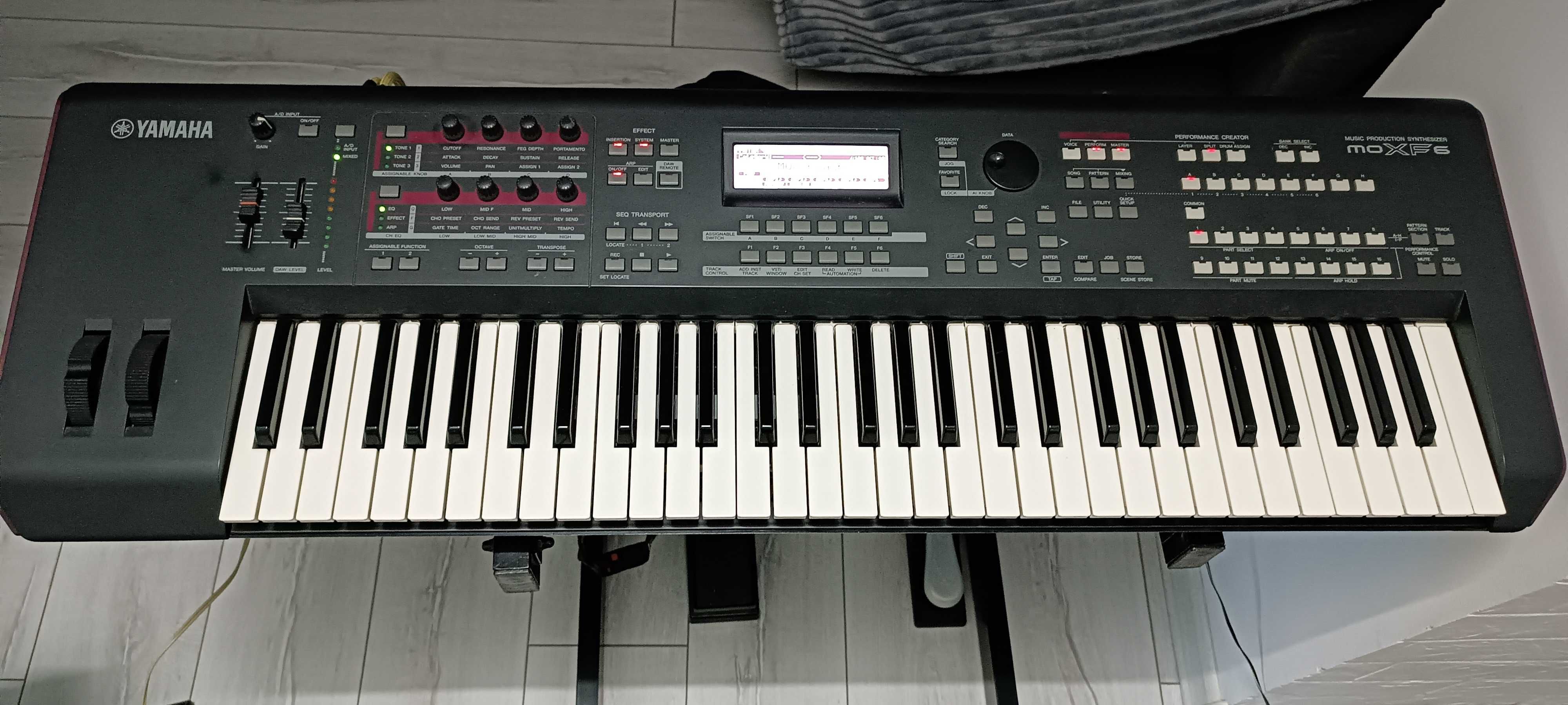 Синтезатор Yamaha MOXF 6