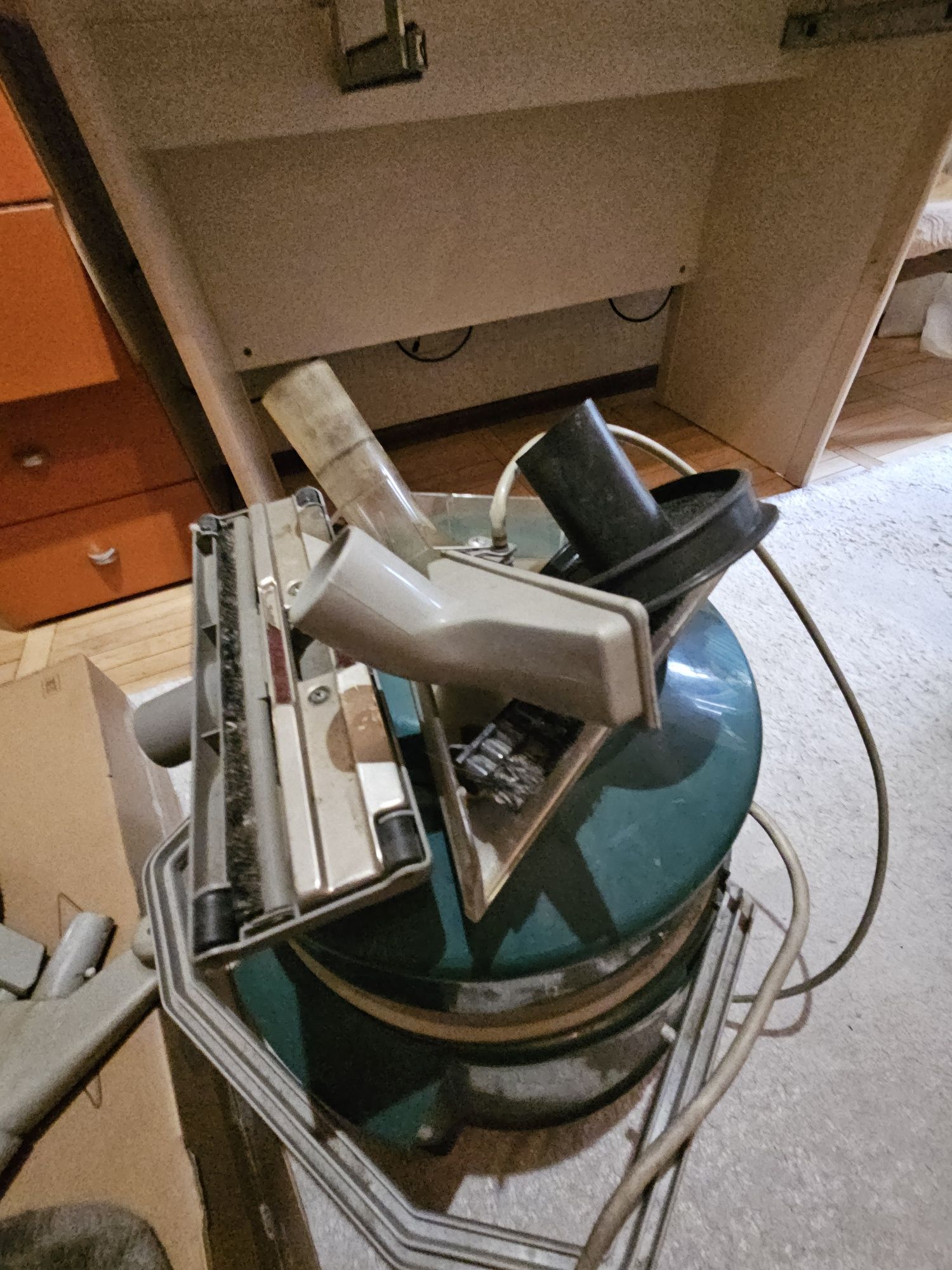 Пылесос американский моющий Bissell clean machine