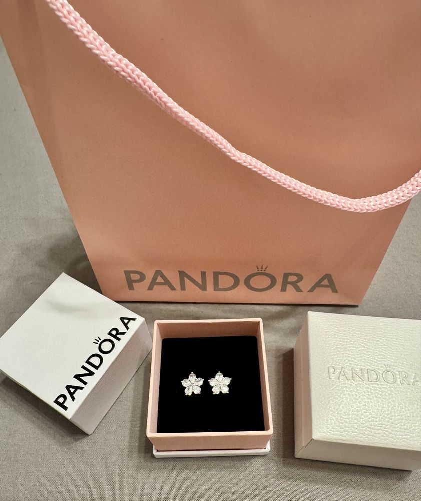 Сережки PANDORA. В Подарок: браслет с клевером!