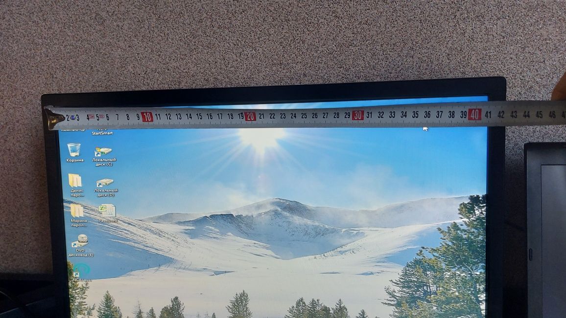 Продам монитор LG (LED 19EN33)