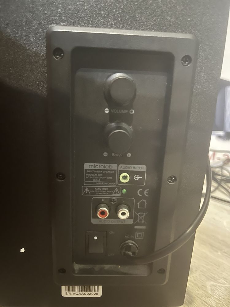 Продается колонки Microlab M-300
