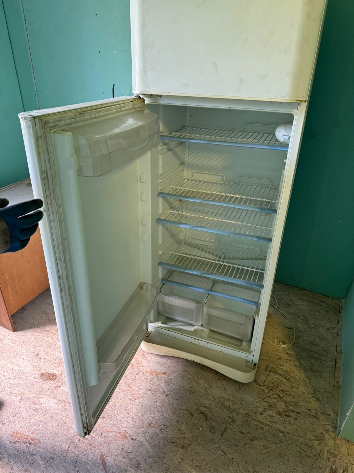 Продам холодильник