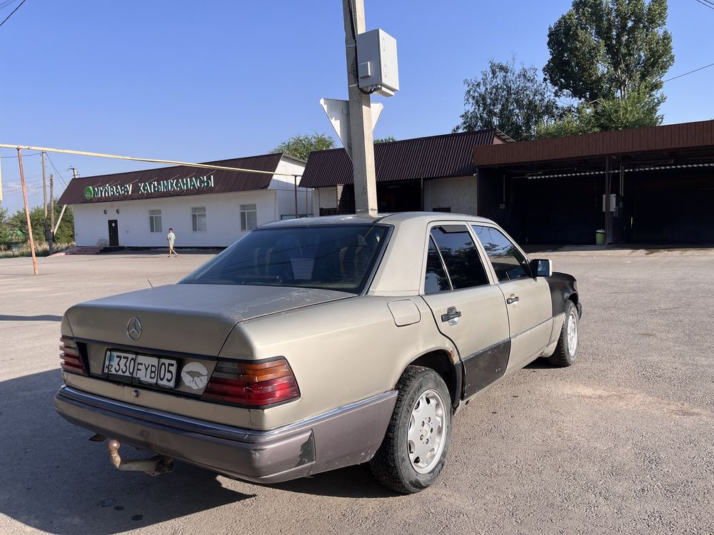 Мерседес 124 250D