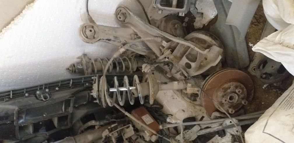 Митсубиши Лансер по запчастями.