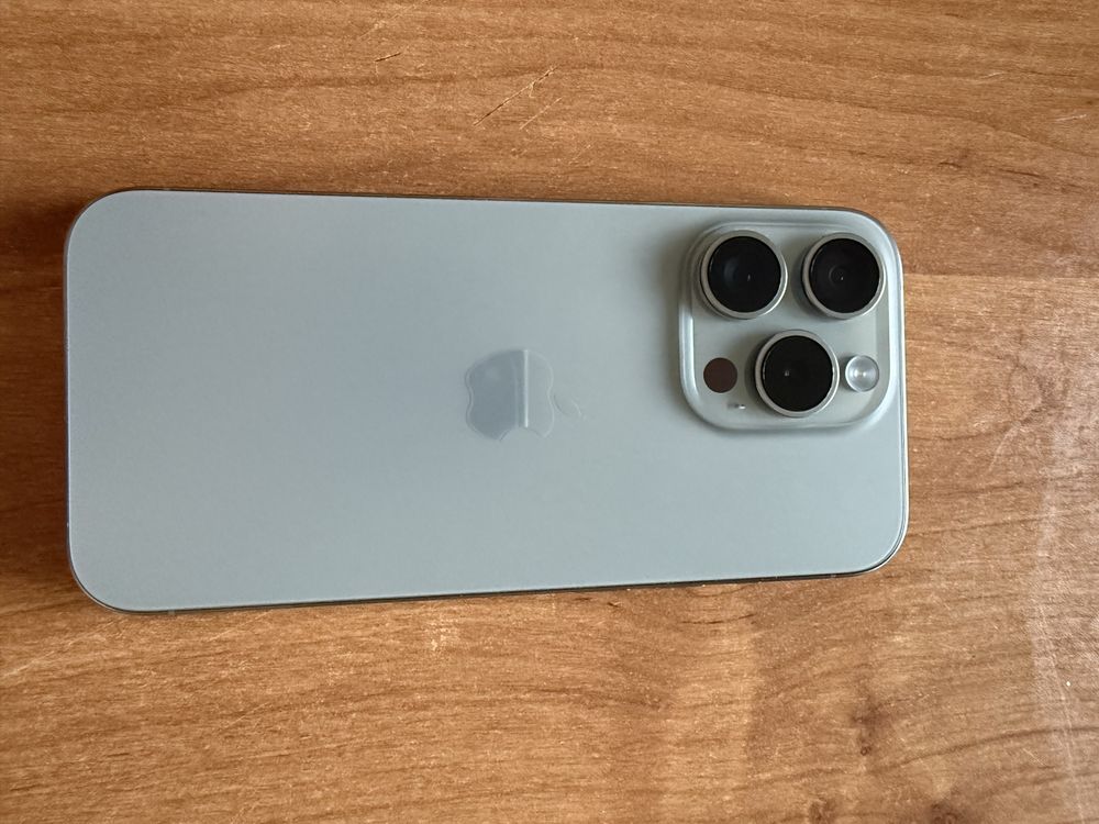Iphone 16 pro 99
