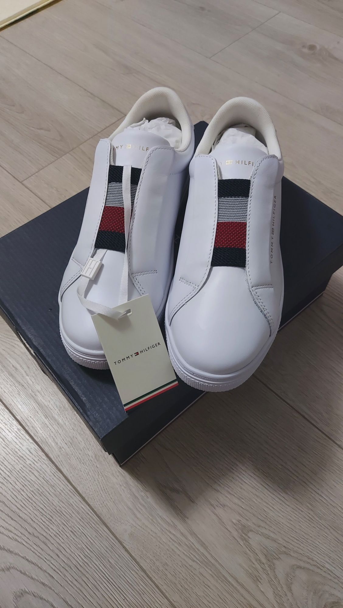 Кросовки Tommy Hilfiger женские 37 размера