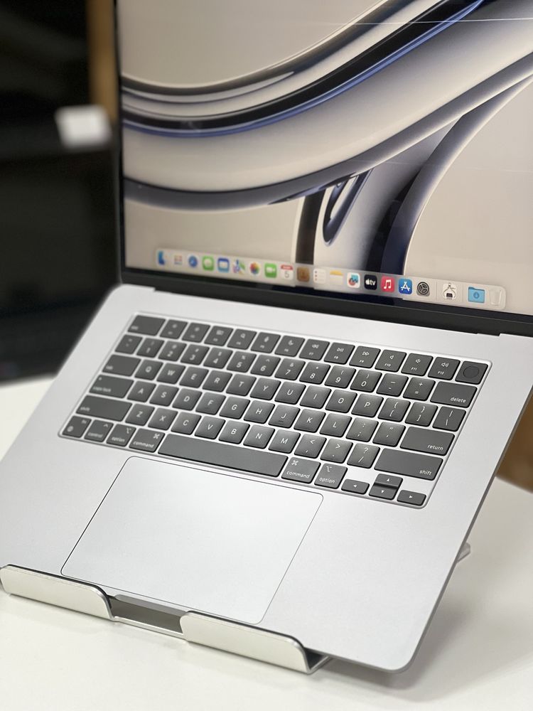 MacBook air 15,3” | M2 | ОЗУ 8Gb | SSD 256Gb | 10 циклов