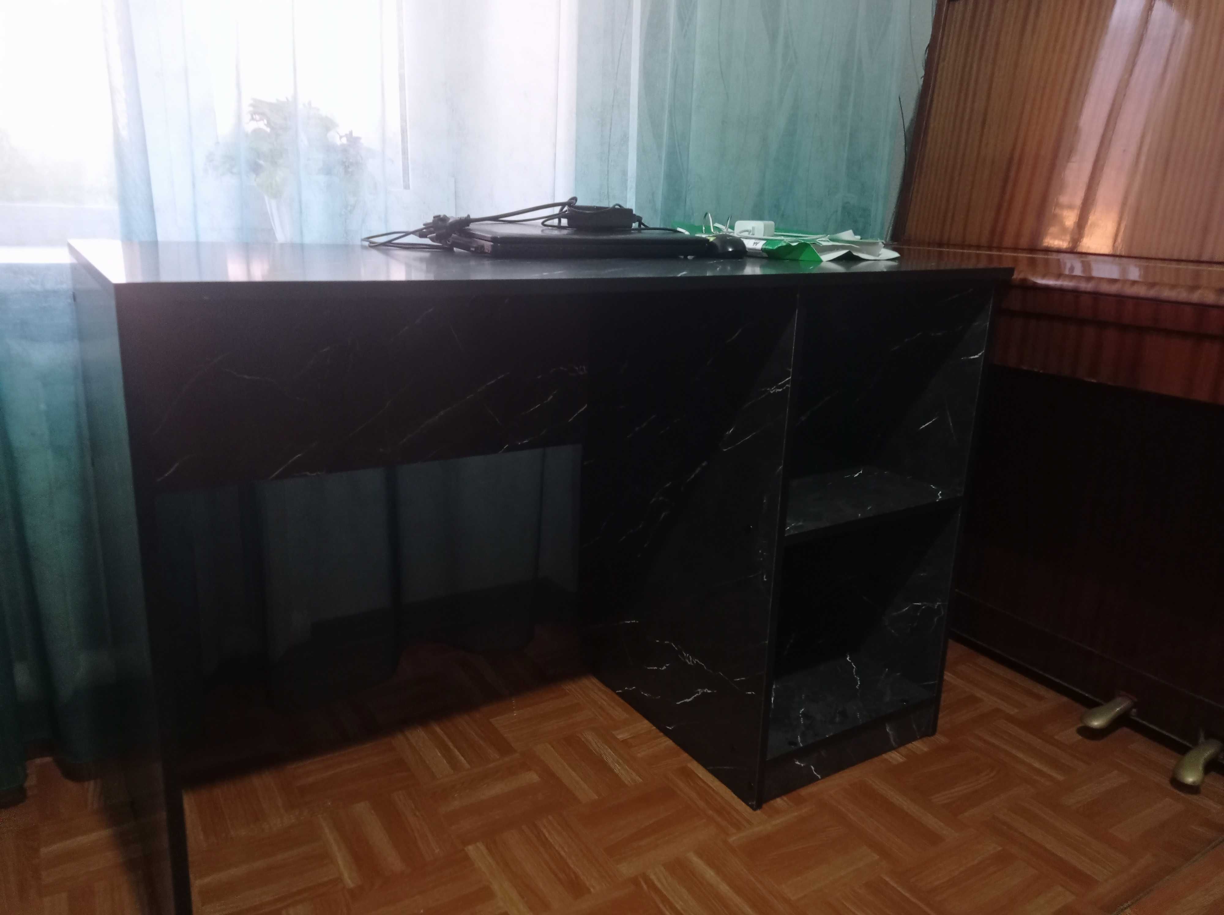 Продам письменный стол
