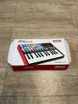 Миди клавиатура, Akai mini