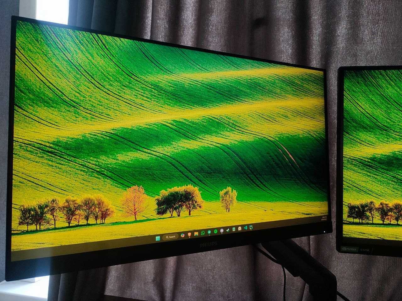 Два монитора. LG 144hz | PHILIPS 75hz