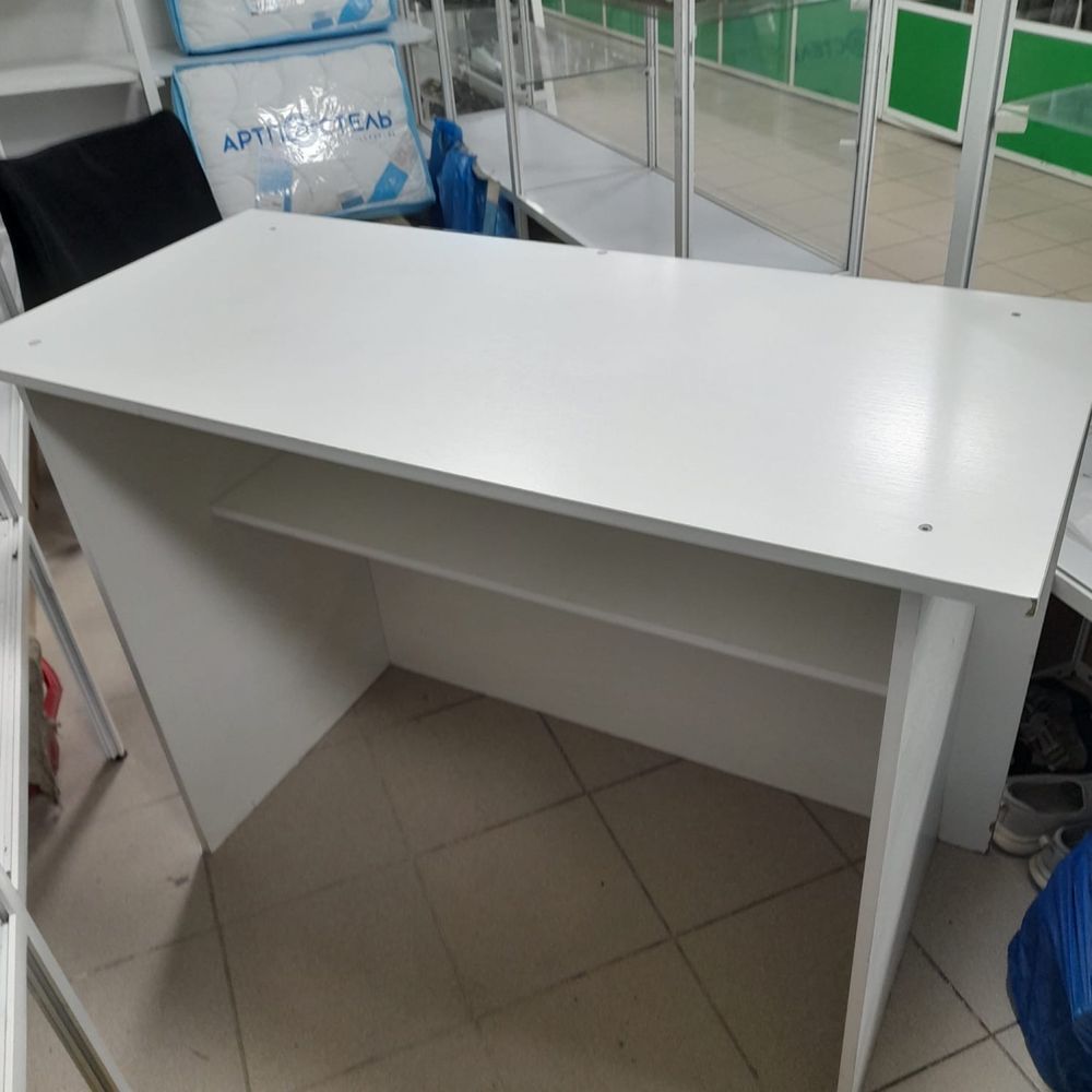 Продам стол из лдсп