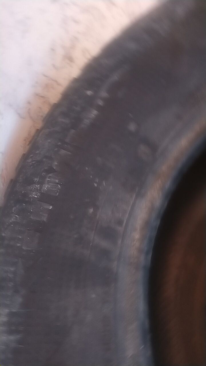 Продам корейскую зимнюю шифрованную резину KUMHO
