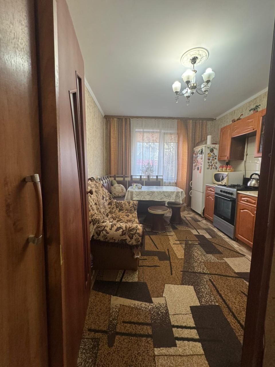Продаётся 1комн.кв в 11 микрорайоне.
