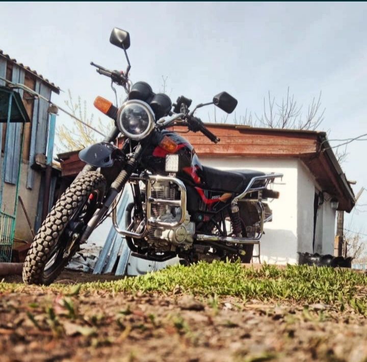 Продам мотоцикл 200сс