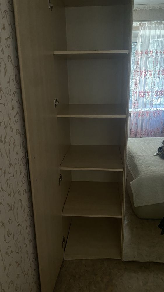 Продам двухспальный кровать со шкафом