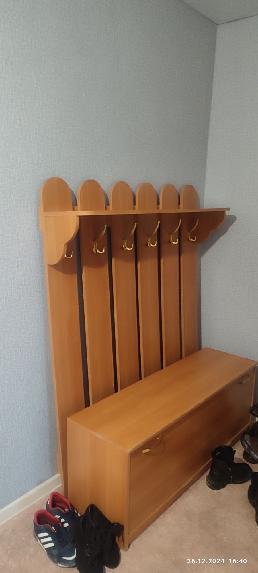 Вешалка с комодом