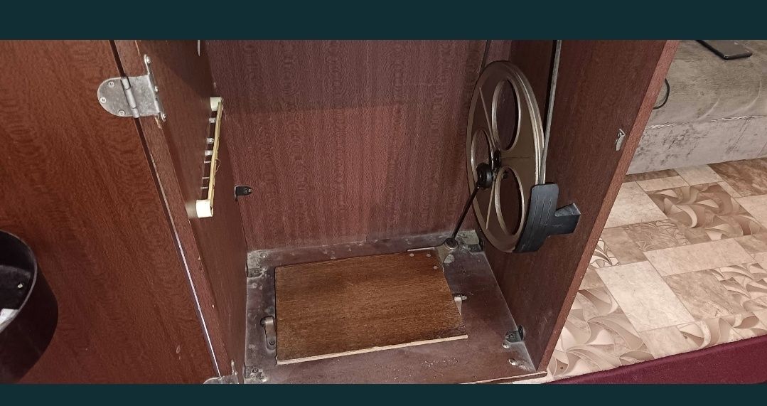 Швейная  машину продам!