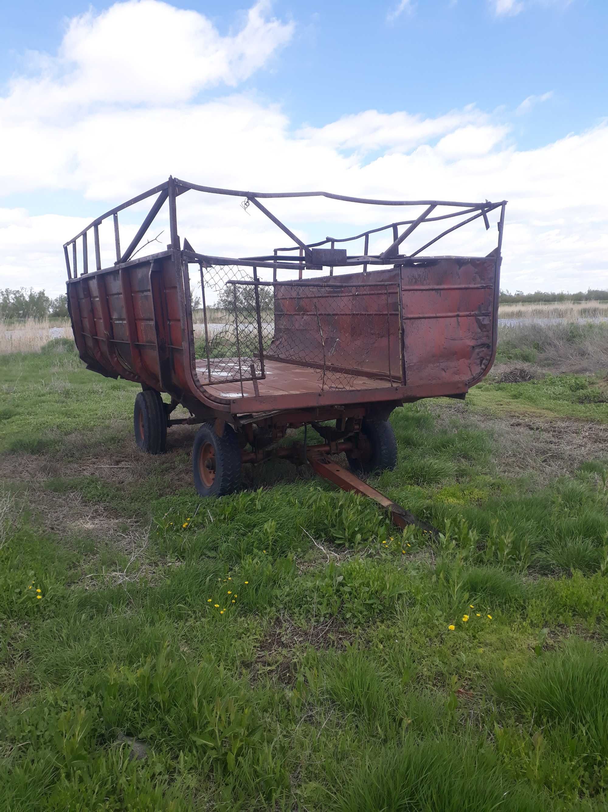 Продам прицеп сеновозка