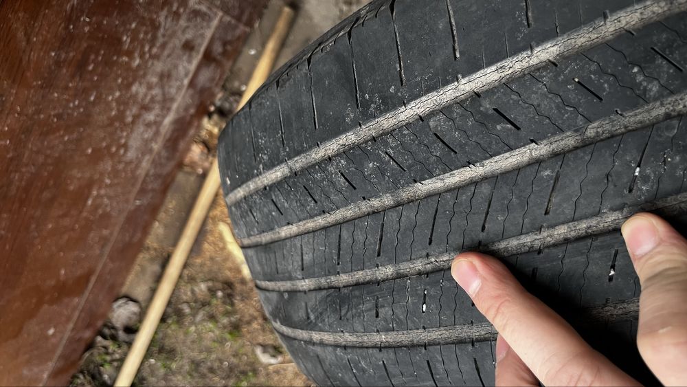 Шина 225/65/17 покрышка 4 штуки в среднем состояний