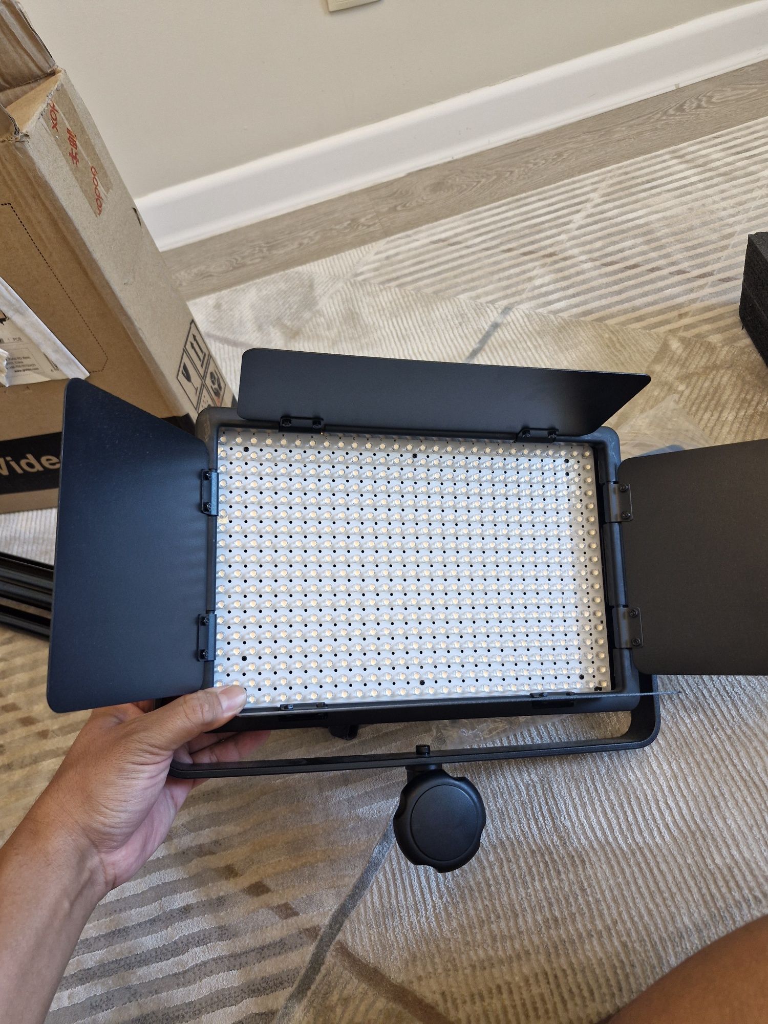 Продам осветитель Godox 500 led