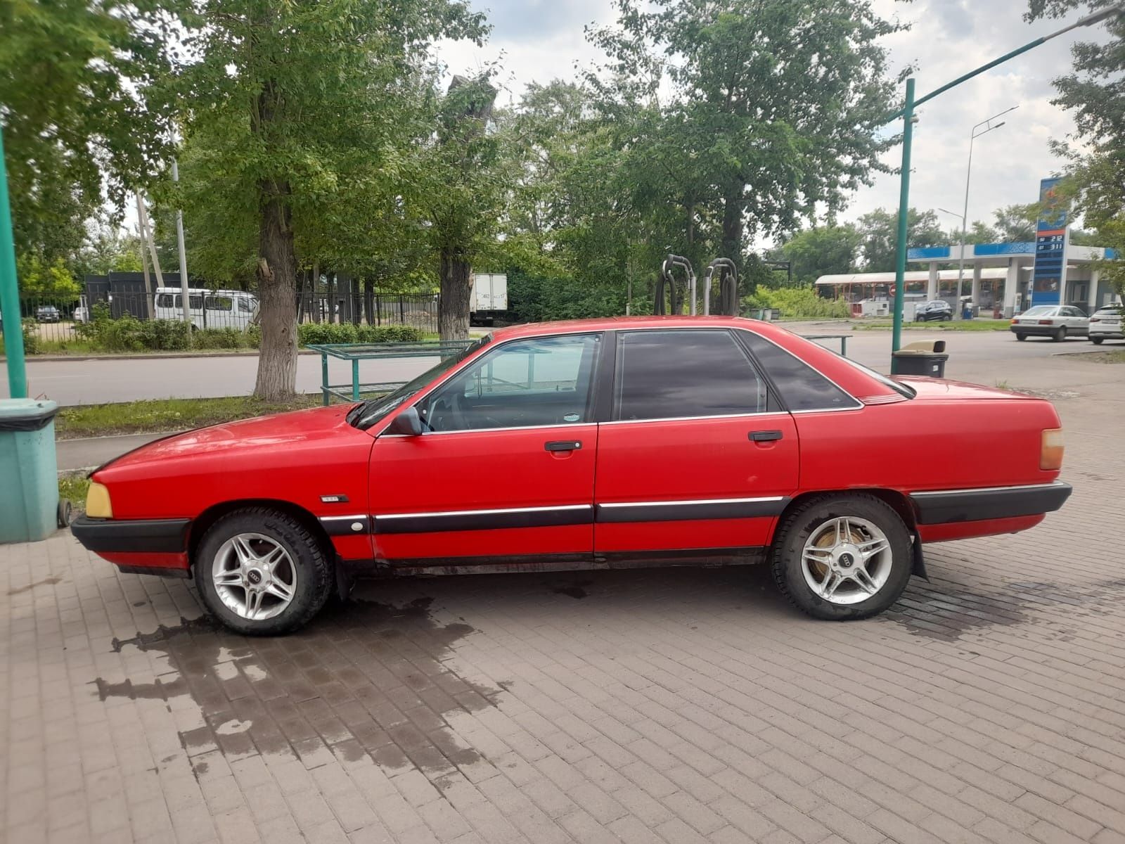 Продам ауди 100 в хорошем состоянии