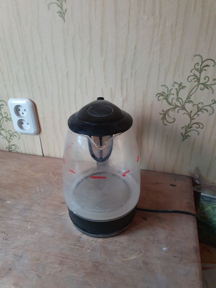 Продаю чайники ,электрочайник,