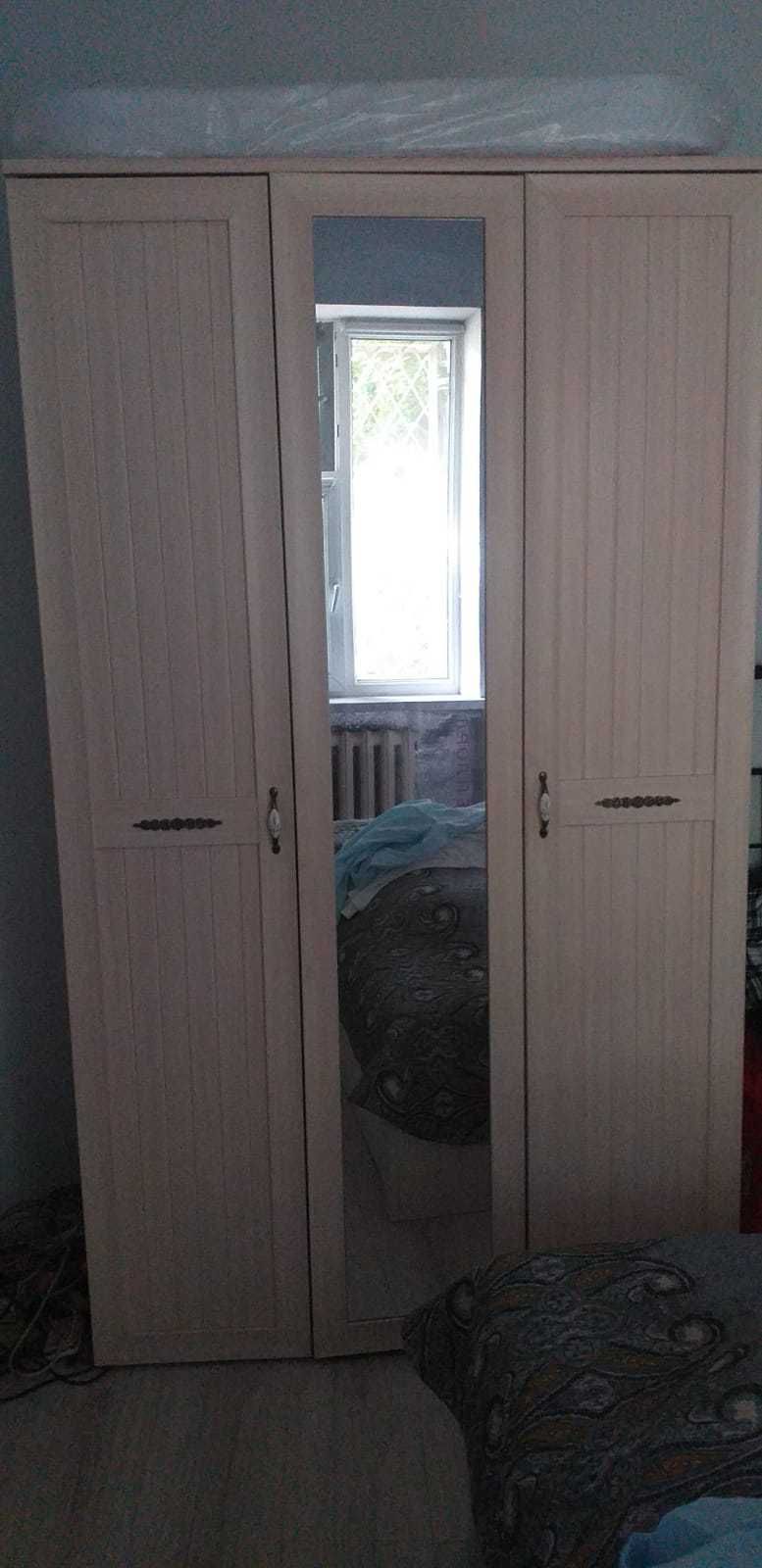 Шкаф для одежды в отличном состоянии