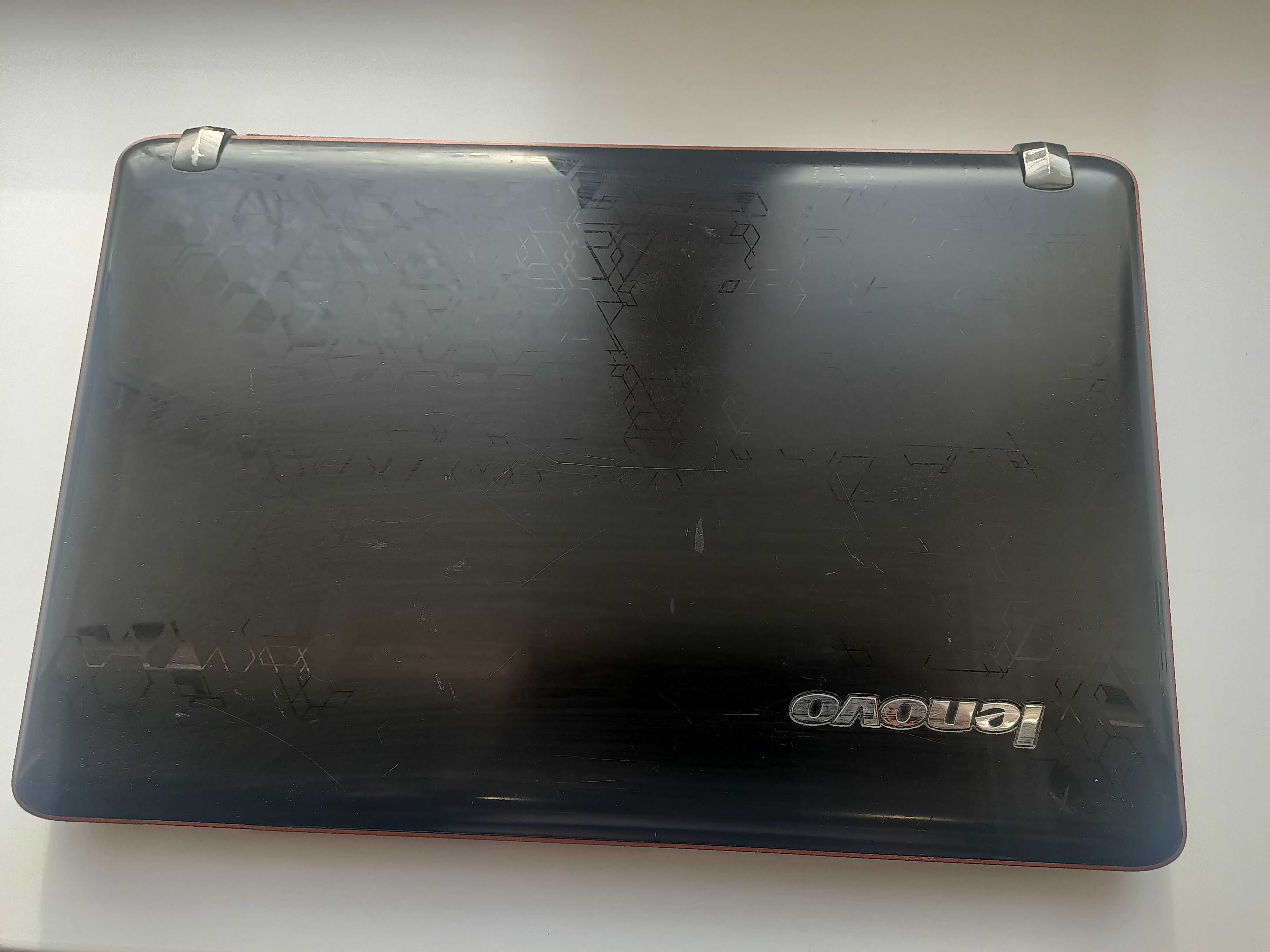 Ноутбук Lenovo IdeaPad Y560