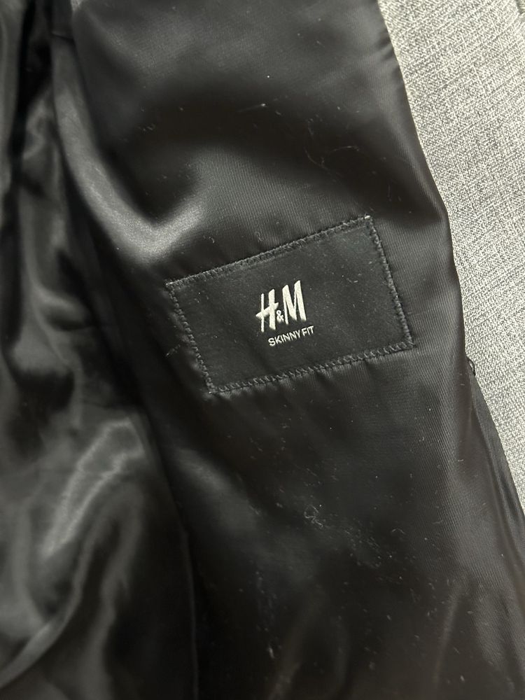 Продам H&M серый костюм двойка Мужской