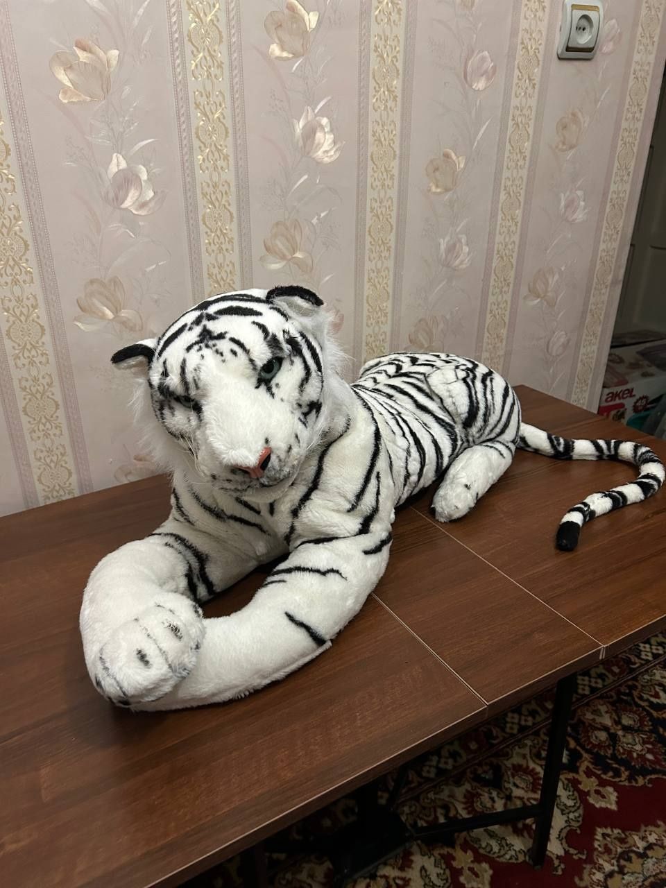 Мягкие игрушки пантера и белый тигр