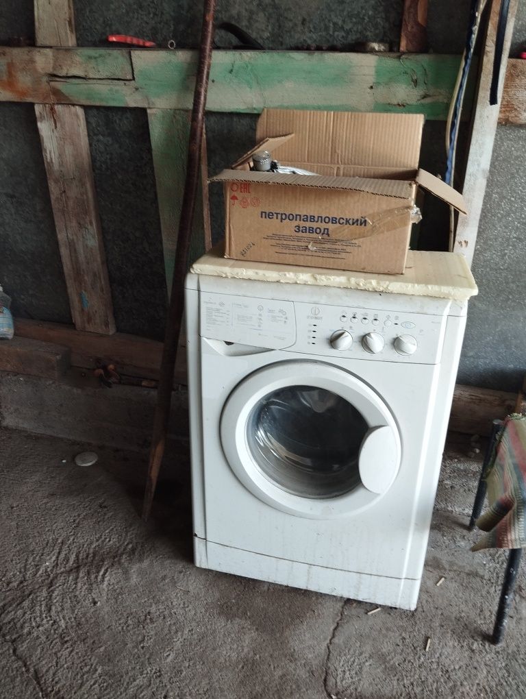 Продам телевизор работает  ,стиральная машина не знаю .