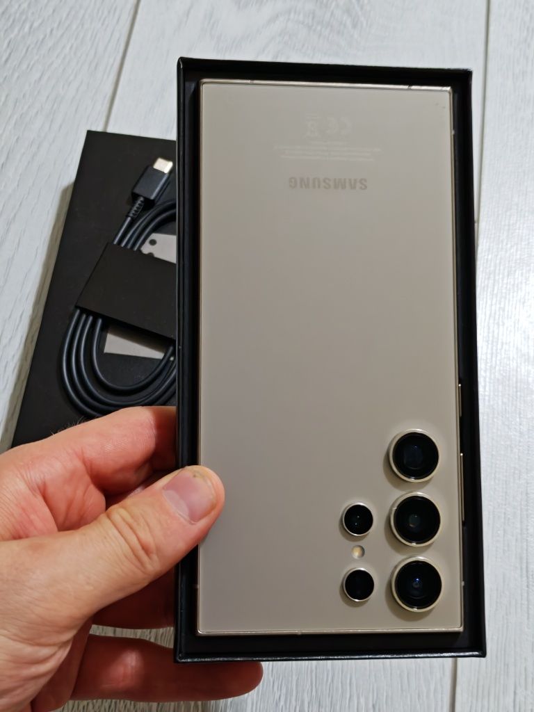 Samsung S24 Ultra 256 gb Ram 12 5G