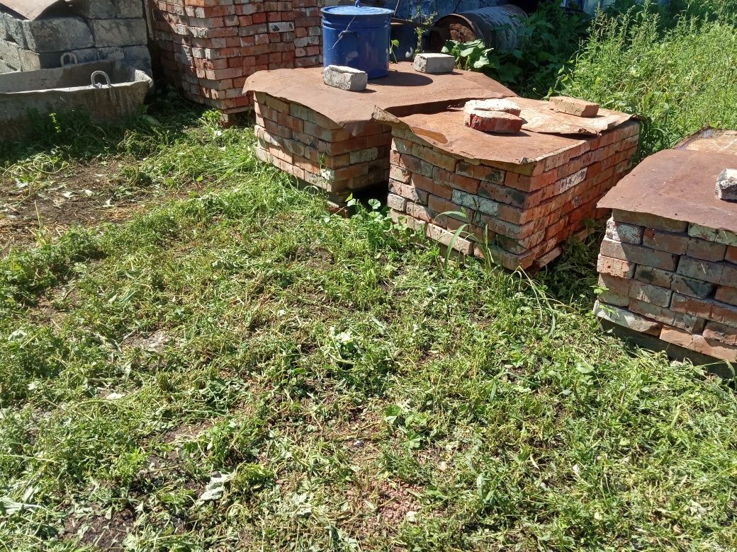 Продам красный кирпич на поддонах