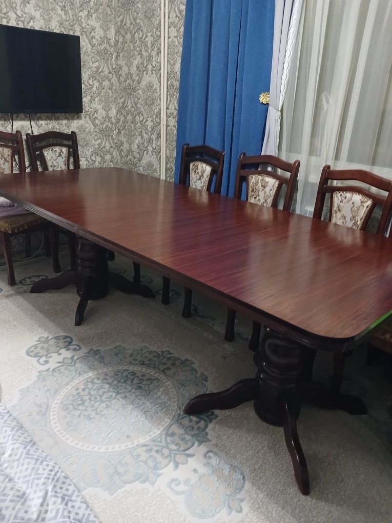 Продам стол гостевой