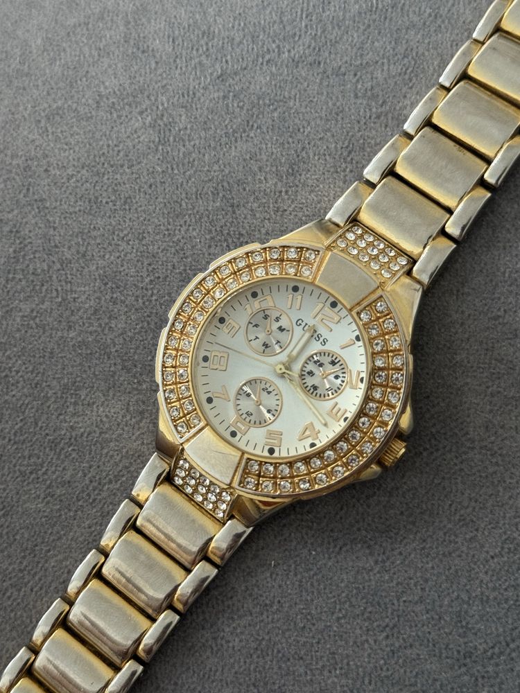 Часы Guess Celebrating A3312