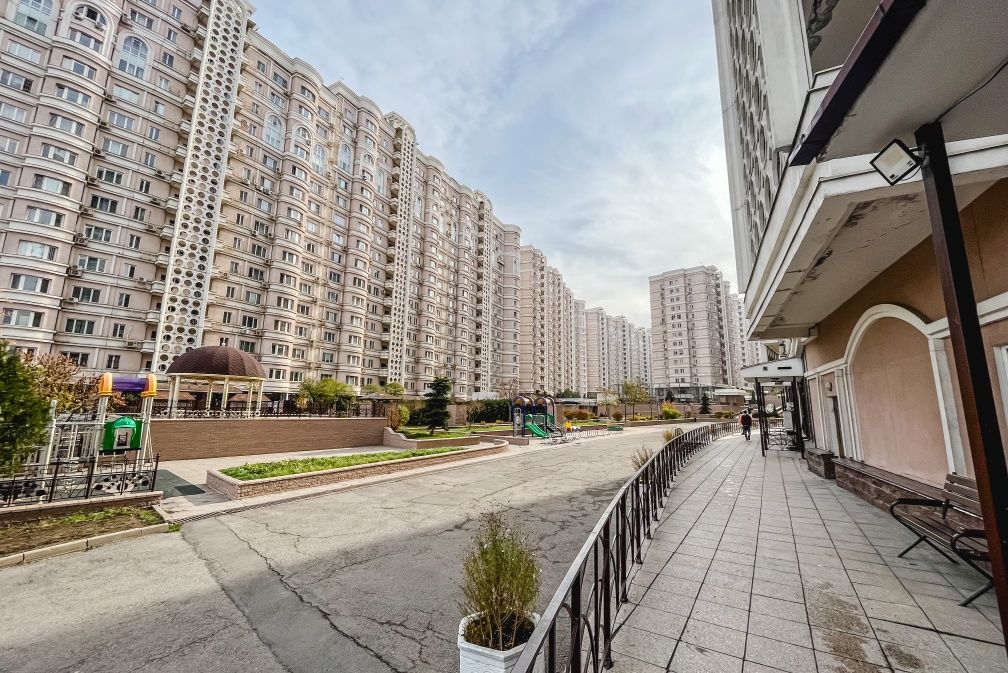 Сдается 2х комнатная квартира , жк шахристан,Навои 208