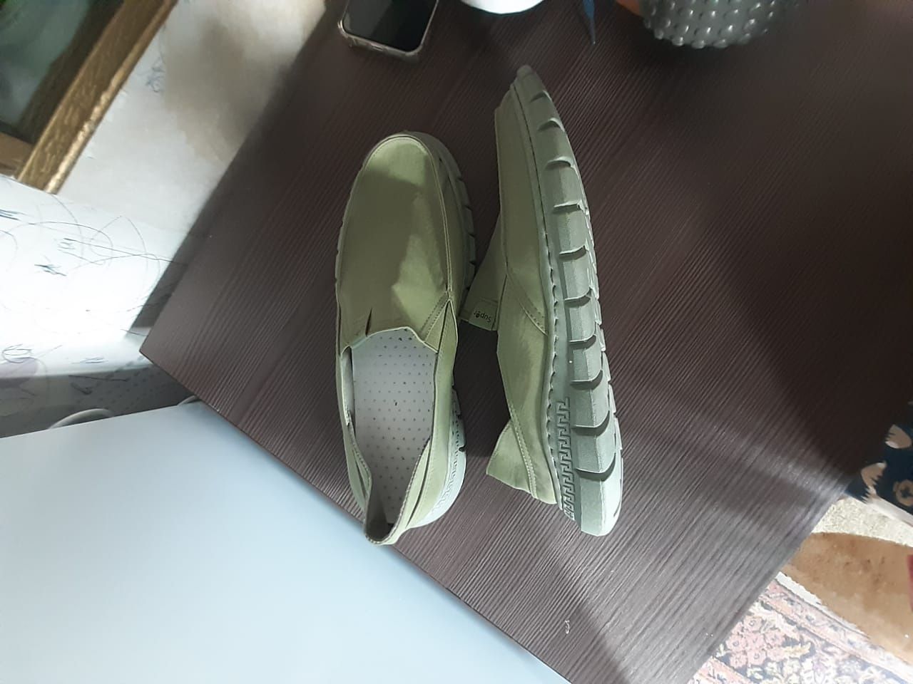 Продам хорошие новые кроссовки