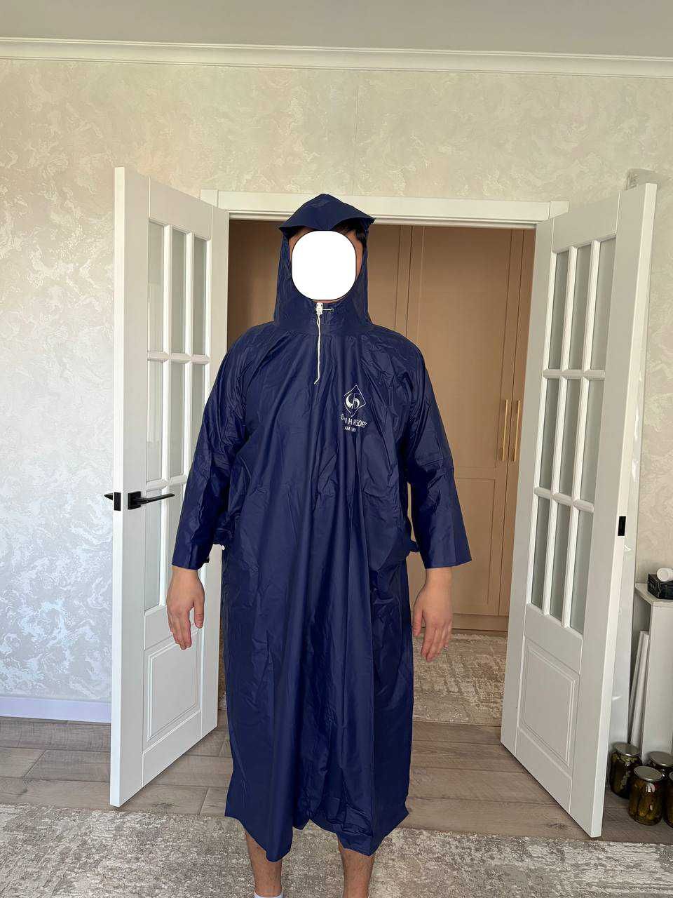 Плотный новый дождевик