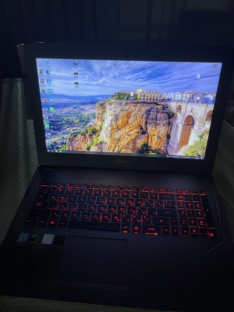 Игровой ноутбук! Asus rog GL502VS, видеокарта 1070, I7-7700HQ.