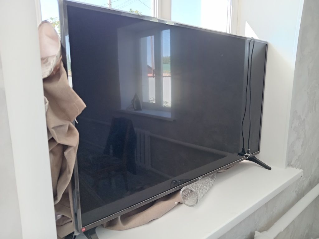 Продам телевизор LG