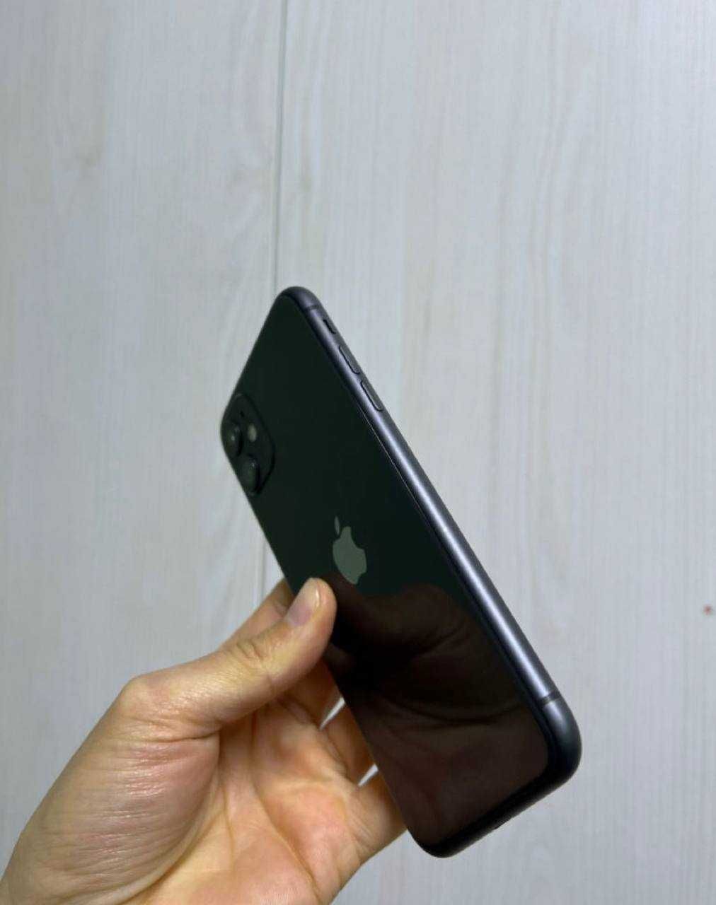 Продам iPhone 11 128