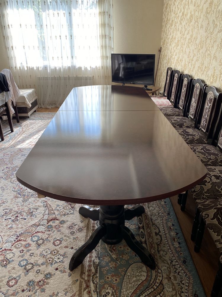 Продается стол в зал