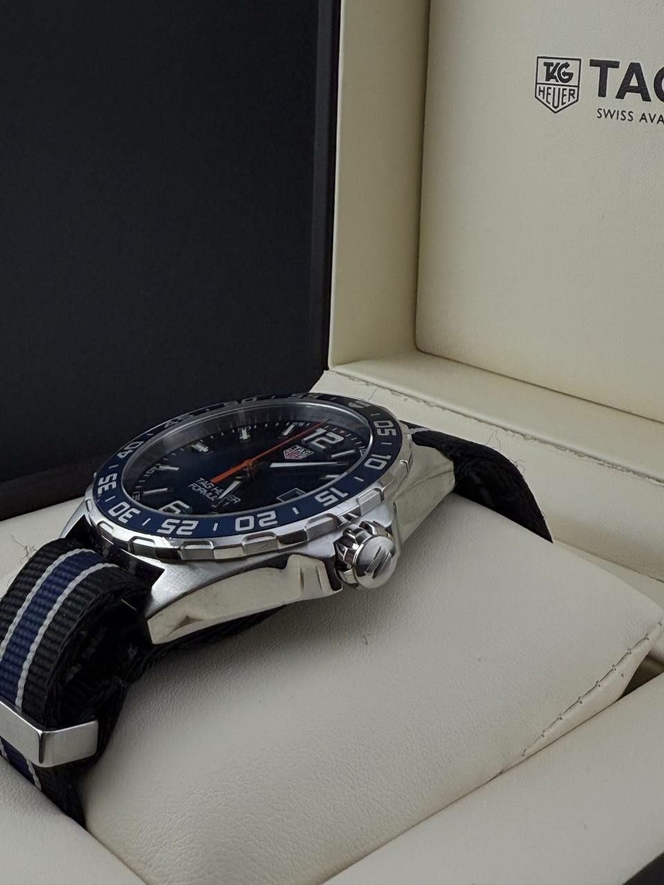Продам швейцарские часы TAG Heuer
