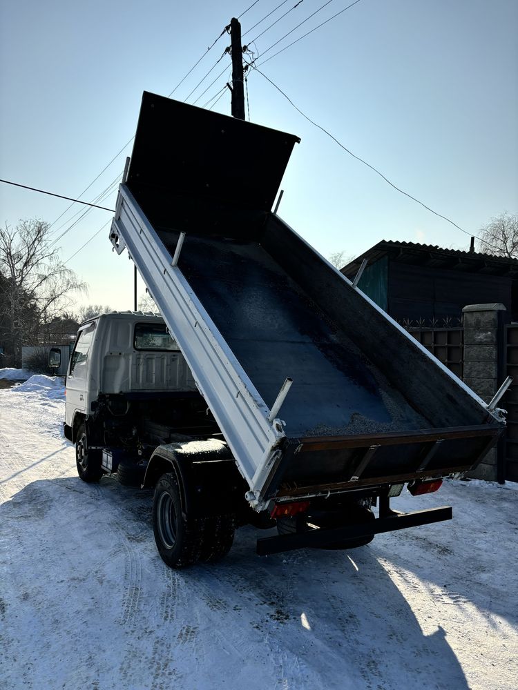 Сыпучие грузы.Компактный самосвал проезд в труднодоступные места.
