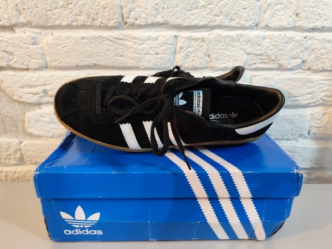 Продам кроссовки Adidas